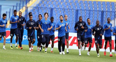 نيفيز والعابد يدعمان الهلال امام بونيودكور آسيوياً